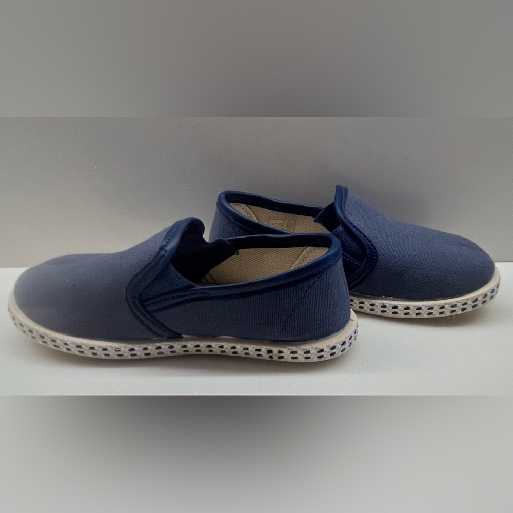 New Conguitos kids Mocassins Size 26
New without tag!